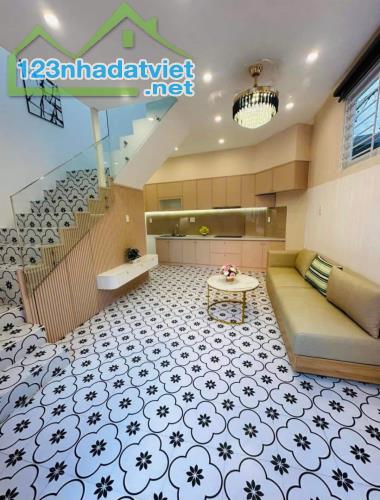 # Nhà góc kiệt 3m cách Hàm Nghị 40m, 32m2, gác đúc mới đẹp, 2.25 tỷ