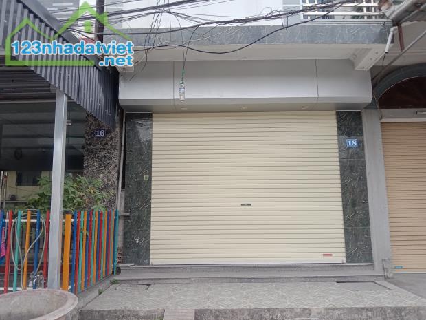 Nhà 3,5 tầng hiện đại mặt đường QL18 P.Quang Trung -TP.Uông Bí (4mx17,5m) Giá:2,95 Tỷ