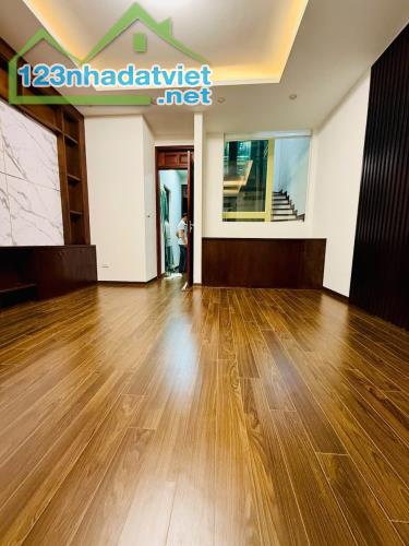 TRUNG TÂM THANH XUÂN – 60M2x5T - GARA Ô TÔ - THANG MÁY - VĂN PHÒNG – GIÁ 19.8 TỶ - 2