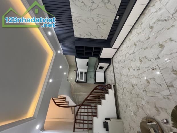 NGUYỄN HOÀNG 43m²-ÍT NHÀ BÁN-  DÂN XÂY KIÊN CỐ- GIÁ NGON- GẦN BÃI XE. CHỈ 8x .LH0876196866 - 1