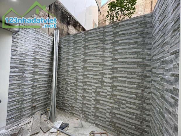 Nhà Ngọc Hồi 50m2, ô tô tránh 20m, gần phố lớn, giá nhỉnh 5 tỷ. - 2