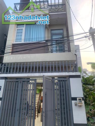 (60M2 ) NHÀ 1 TRỆT 2 LẦU 3PN LÃ XUÂN OAI. LONG TRƯỜNG, ĐƯỜNG NHỰA O TÔ TRÁNH NHAU GIÁ 4