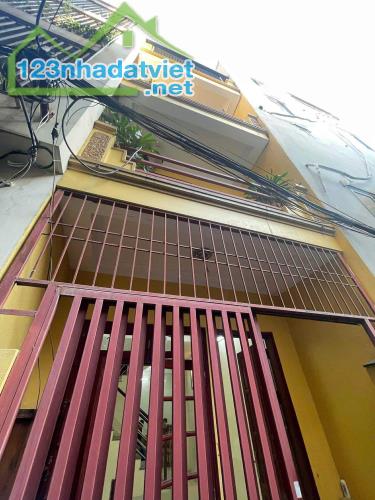 HOT Bán nhà Mỹ Đình, NTL ở hoặc cho thuê, 40m2 mặt tiền 4m, 3 Tầng, gần phố, sổ đẹp nở