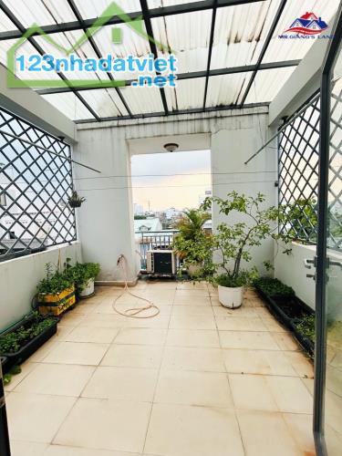 QUẬN 7 - 3 TẦNG 4x14 - 20M RA HOÀNG TRỌNG MẬU - TRẦN XUÂN SOẠN - BỆNH VIỆN TÂN HƯNG - 9T - 5