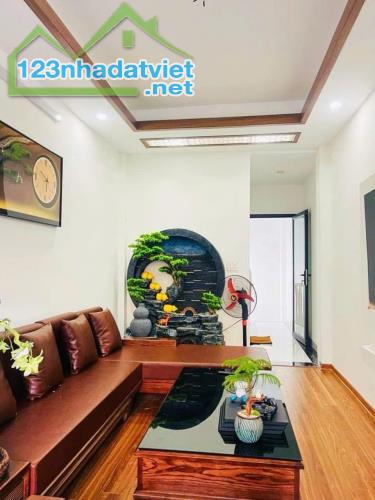 💥SIÊU HIẾM - BÁN 🏡NHÀ 5 TẦNG PHỐ ĐÀM QUANG TRUNG, LONG BIÊN
GIÁ CHỈ 5.X TỶ - CỰC GẦN Ô