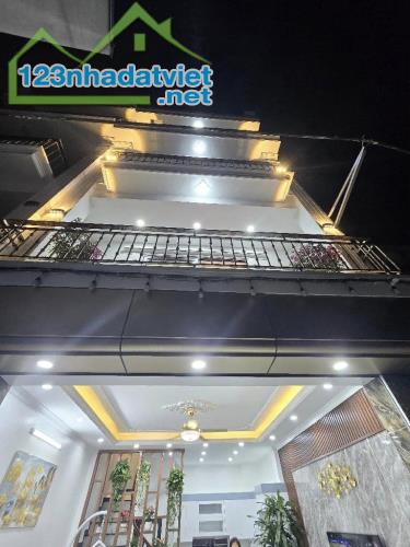 Bán Nhà Hữu Lê Hữu Hòa - 5 Tầng, Ô Tô Đỗ Cửa, Kinh Doanh Được - Giá 6,5 Tỷ