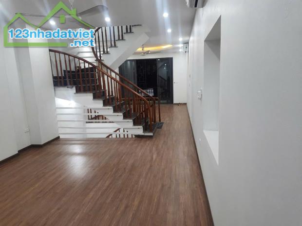 Liền kề Mỹ Đình 62m2 4 tầng hoàn thiện đẹp đang cho thuê giá 18 tỷ - 2