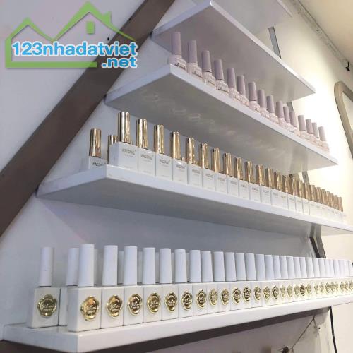 SANG NHƯỢNG TIỆM NAIL 18 HỒ BÁ KIỆN, PHƯỜNG 15,  QUẬN 10, HỒ CHÍ MINH - 3