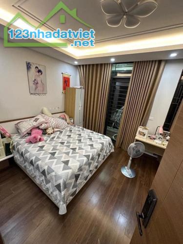 BÁN NHÀ HẺM XE HƠI LÊ VĂN LƯƠNG QUẬN 7, NỘI THẤT TIỀN TỶ, 76.2M2, 4 TẦNG, GIÁ 8 TỶ 750 - 1