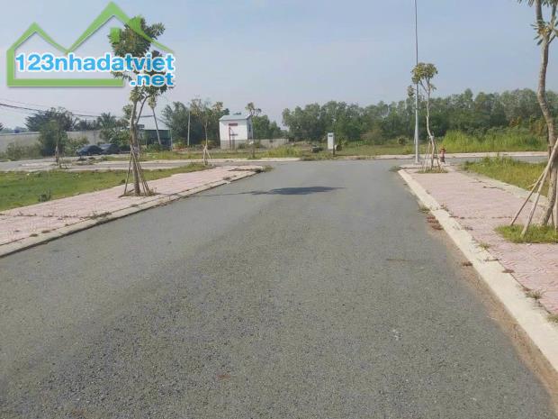 ĐẤT TRONG KHU DÂN CƯ CHỢ ĐỨC HÒA 700 TRIỆU , SỔ HÔNG RIÊNG , ĐẤT ĐÔ THỊ - 2