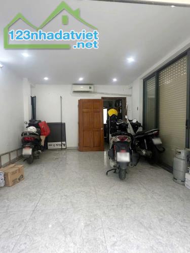 Nhà mới mặt tiền đường 12m Dương Bá Trạc P1Q8 - 2