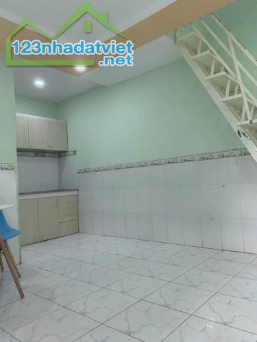 +1 Bán nhà Bạch Đằng - GẦN CHỢ BÀ CHIỂU-40M2-lÔ GÓC-3 PN -HXH - sổ vuông A4- HOÀN CÔNG - 1