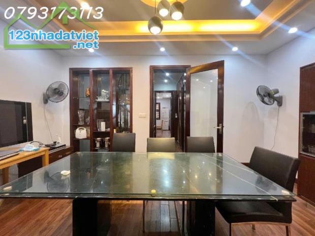 Liễu Giai Ba Đình - diện tích rộng - khu VIP - ô tô vào nhà - 18 tỷ - 2