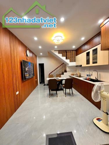 BÁN NHÀ THỤY KHUÊ 30M2 - 4 TẦNG - 10M RA PHỐ - 5.29 TỶ - 2