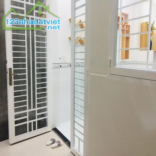 Bán nhà sổ hồng riêg đường Đỗ Xuân Hợp, Phường Phước Long B, Quận 9 _ 2 tầng 2 pn 2 wc _ C