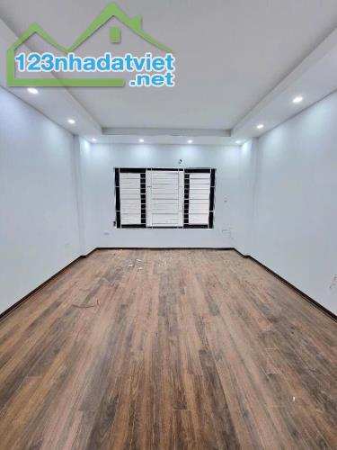 Ngay trường học Tả Thanh Oai 38m thang máy chỉ 5 tỷ  Bán nhà 38 m², xây mới 6 tầng - 4