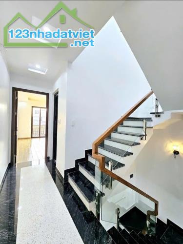 Bán nhà 4 tầng ô tô đỗ cửa mới tinh chỉ 4,75 tỷ Hồ Sen, Lê Chân, Hải Phòng - 2