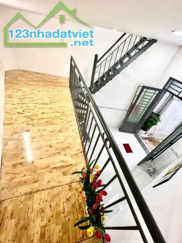 Nhà 2 tầng nở hậu, ko lộ giới hẻm Hưng Phú P9Q8. Giá 2,19 tỷ TL - 1