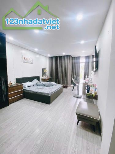 CÁCH MT NƠ TRANG LONG 20M - 5 TẦNG - 55M2 - CHỈ 6.7 TỶ - 1