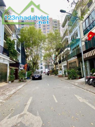 Tân Xuân LÔ GÓC, Ô TÔ - 20M RA PHỐ 84m2 MT 6.3m giá 10,2 tỷ