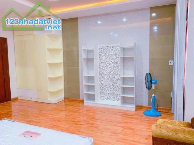 NHÀ KHU PHÂN LÔ NGUYỄN PHÚC CHU - P15 - TÂN BÌNH 68M2 NGANG 4.5M - GIÁ 7.x TỶ - 4