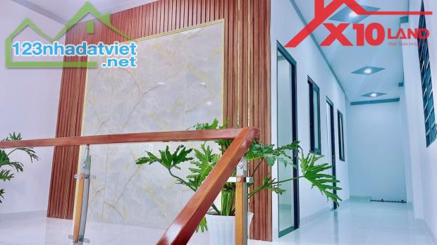 Bán nhà 1 trệt 1 lầu 100m2 gần Ngã 4 Chợ QUang Thắng, TP Biên Hòa có 2 tỷ 699tr