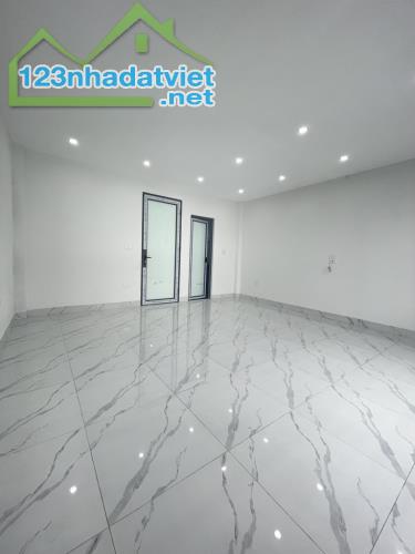 Vĩnh Quỳnh bán nhà 5 tầng 40m2 mt 5m Ô tô 7 chỗ chạy thông Kinh doanh cực tốt. - 2