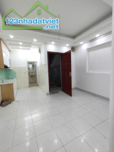 Bán căn hộ chung cư mini Khương Thượng-Đống Đa, 58m2 x 2 ngủ, đẹp mới. Giá 1 tỷ - 3