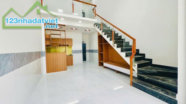 Bán Nhà 1 Trệt 1 lầu Gần Chợ Tân Long TP Dĩ An Giá 1 Tỷ 590 - 1