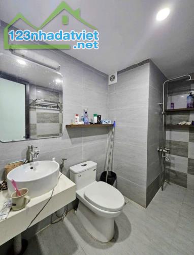 Bán chung cư tòa A 18 Phạm Hùng 94m, 3N3VS, lô góc, full nội thất, nhà đạp giá 5.8 tỷ - 5