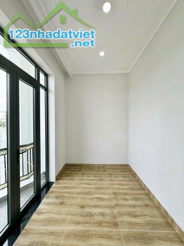 Nhà 3 lầu hoàn công 3ty6 ngay chợ Bửu Hoà Biên Hoà đường xe hơi - 5
