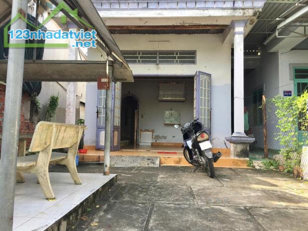 Bán gấp nhà cũ hẻm gần J&T Express Bà Điểm 4,Hóc Môn Sổ Hồng Riêng , 710TR - 3