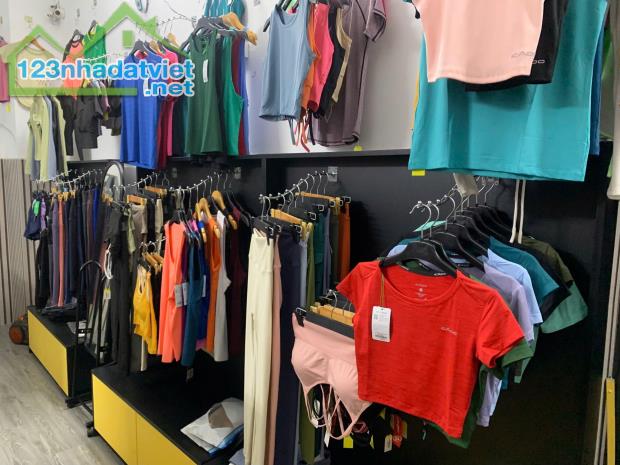 Quận Thủ Đức ! Sang Lại Shop Thời Trang Thể Thạo , MT đường số 25, F.Hiệp Bình