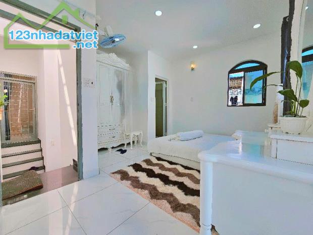 Nhà Mới 60m2- 3 PN- Gần Mặt Tiền Thống Nhất P16 Gò Vấp - 1