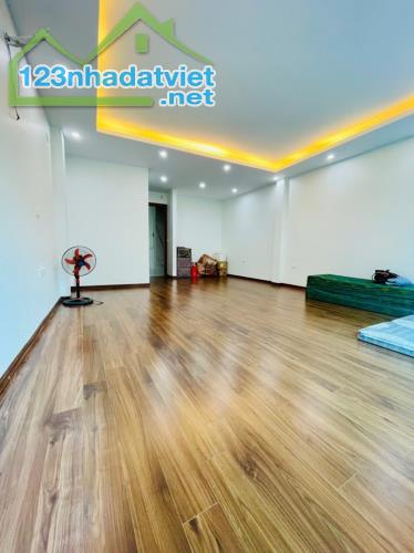 Bán Nhà Mặt Phố Phú Thượng – 82m², Giá Chỉ 9.5 Tỷ - 3