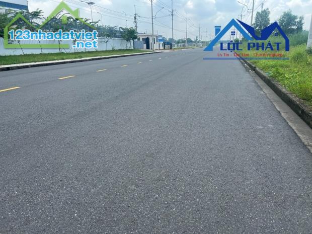 Bán đất xây dựng xưởng giá chỉ 90 tỷ: 18.300m2. KCN Trảng Bom-Đồng Nai - 2