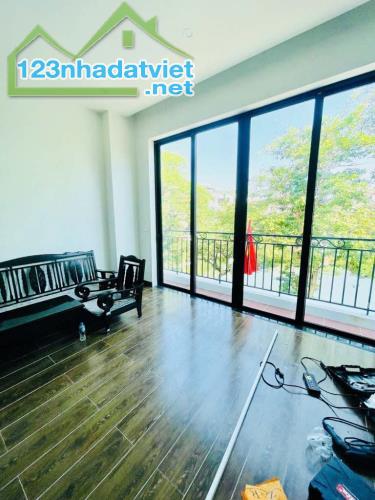 Siêu phẩm lô góc mặt phố Long Biên, 102m x 7 tầng, mặt tiền 5.8m, view hồ, ôtô tránh, - 3