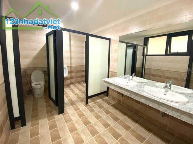 Bán Tòa Văn Phòng 9 Tầng Mặt Phố Kim Giang. DT 160m2, MT 6.6m nở hậu, Giá 75 TỶ