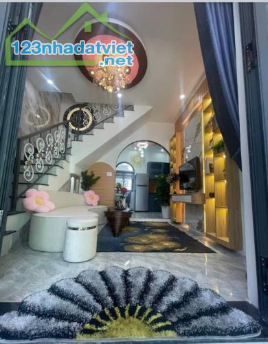 Villa 2 tầng - 3 mặt thoáng - Vài bước ra Tôn Thất Đạm - Nguyễn Tất Thành- kiệt Chuẩn 3m. - 1