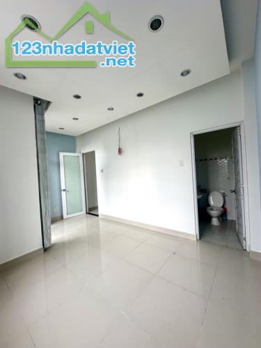 BÁN NHÀ NGAY TRƯỜNG CĐ CÔNG THƯƠNG, 50M2 3 TẦNG BTCT NHỈNH 4 TỶ - 5