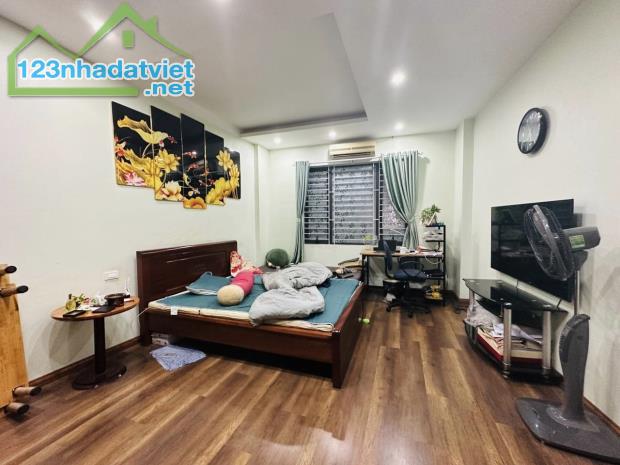 BÁN NHÀ 55M2 X 4 TẦNG KHU PHÂN LÔ HỒ BA MẪU – ĐỐNG ĐA, ĐƯỜNG Ô TÔ VÀO NHÀ, VỈA HÈ, GẦN HỒ. - 3