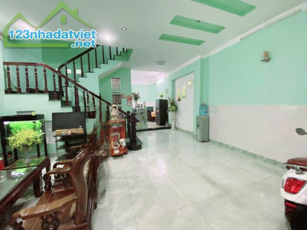 Bán Nhà to Huỳnh Tấn Phát - Quận 7 - HXH - 85m2 - ngang 6.4m - 3 phòng ngủ - nhỉnh 8 tỷ TL - 1