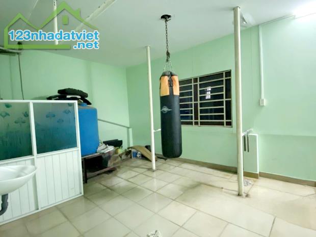 Bán Nhà to Huỳnh Tấn Phát - Quận 7 - HXH - 85m2 - ngang 6.4m - 3 phòng ngủ - nhỉnh 8 tỷ TL - 4