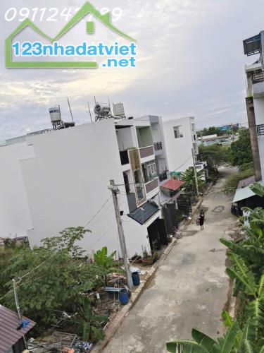 Lô đất rẻ nhất Samsung Village, Bưng Ông Thoàn, Phú Hữu, DT 51,6m2 giá 3,15 tỷ - LH - 2