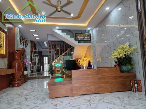 NHÀ ĐẸP NHƯ TRANH VẺ - 115M2 HOÀN CÔNG CHUẨN CHỈNH CHỈ HƠN 5 TỎI - 2