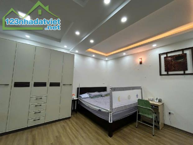 Bán nhà phố Hoàng Văn Thái nhỉnh 11 tỷ 50m2, 4T, MT4.5m ô tô tránh kinh doanh sổ đỏ đẹp - 1