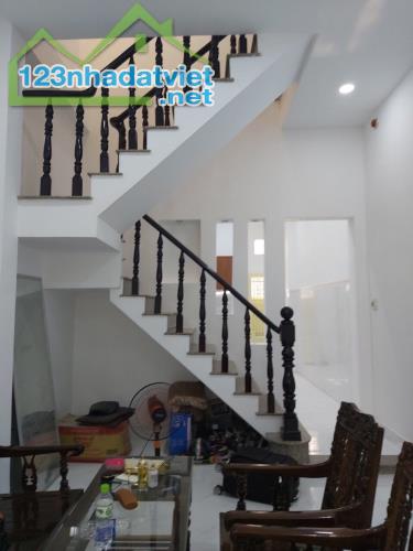 Bán nhà Nguyễn Ảnh Thủ, Quận 12, 55m2,chỉ 3 tỷ, vào ở ngay - 2