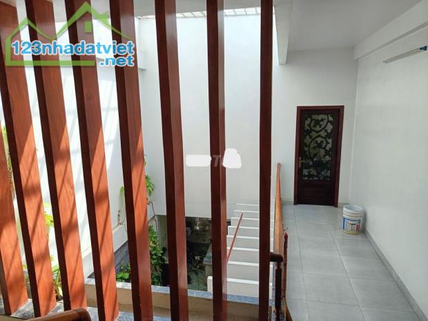 Bán nhà 03 tầng Kỳ Đồng, Quận Thanh Khê - DT: 100m2, Giá 8.2 tỷ tl - Đối diện chợ Kỳ Đồng