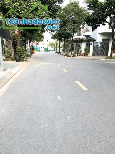 Phân lô- LK KĐT sinh thái Xuân Phương 90m2, mt 6.5m kd, ô tô tránh, full nt có 19 tỷ hơn.