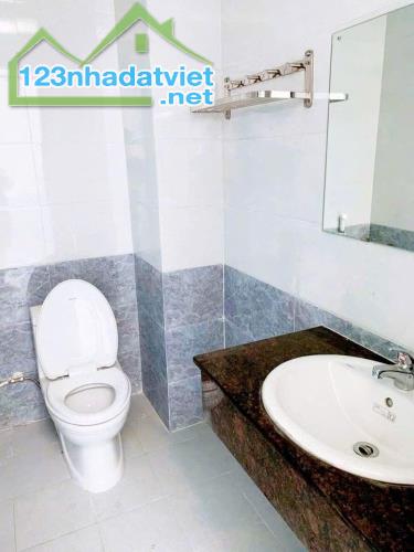 ✅ đối diện UBND quận GV, Quang Trung P10 🏤 Đúc 1 trệt 1 lầu DT45m2có 2 PN, WC - 2